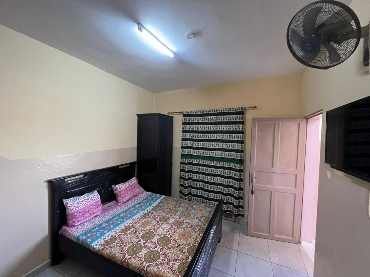 Chez Mimi Hotel Toubab Dialaw Ngoại thất bức ảnh