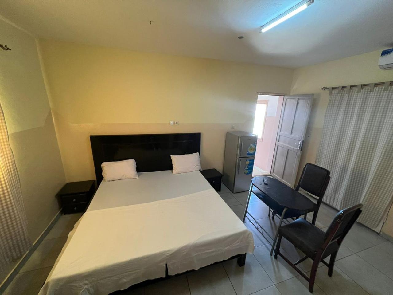 Chez Mimi Hotel Toubab Dialaw Ngoại thất bức ảnh