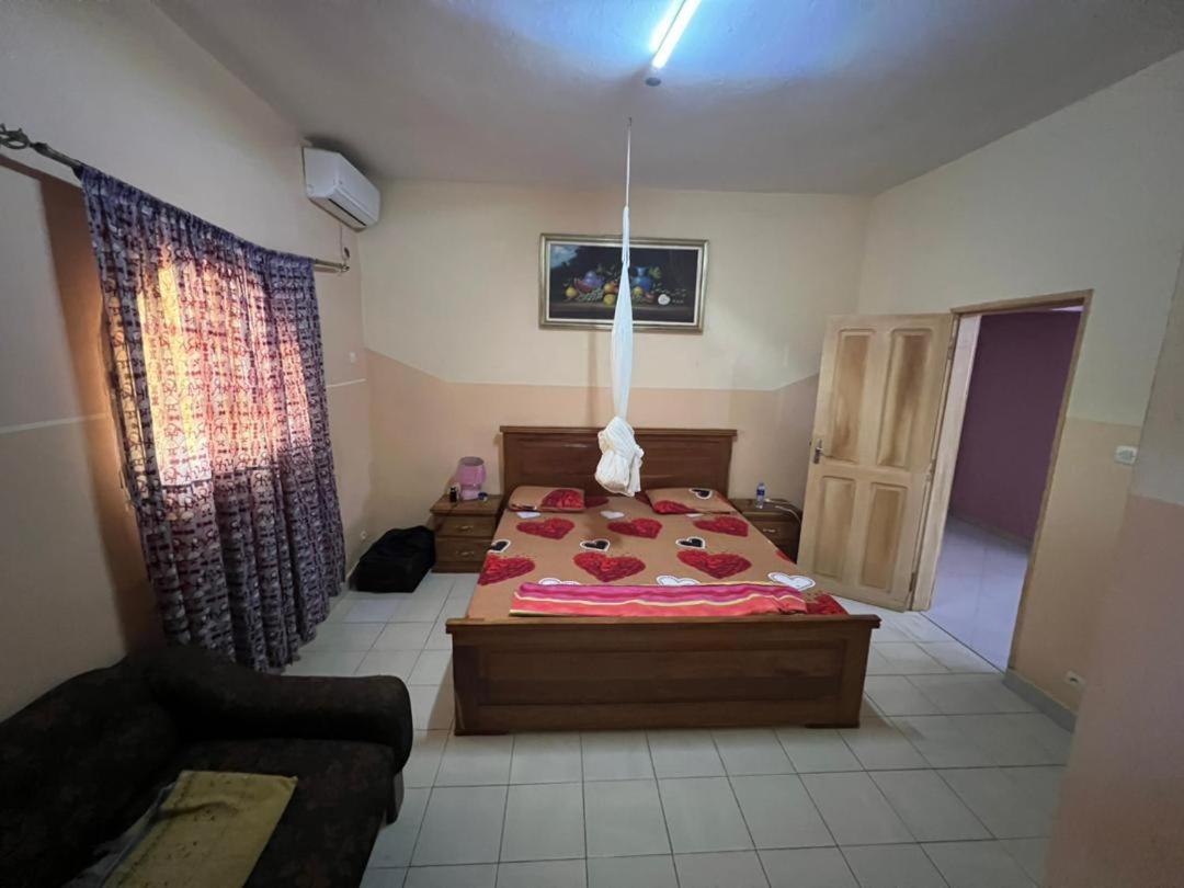 Chez Mimi Hotel Toubab Dialaw Ngoại thất bức ảnh