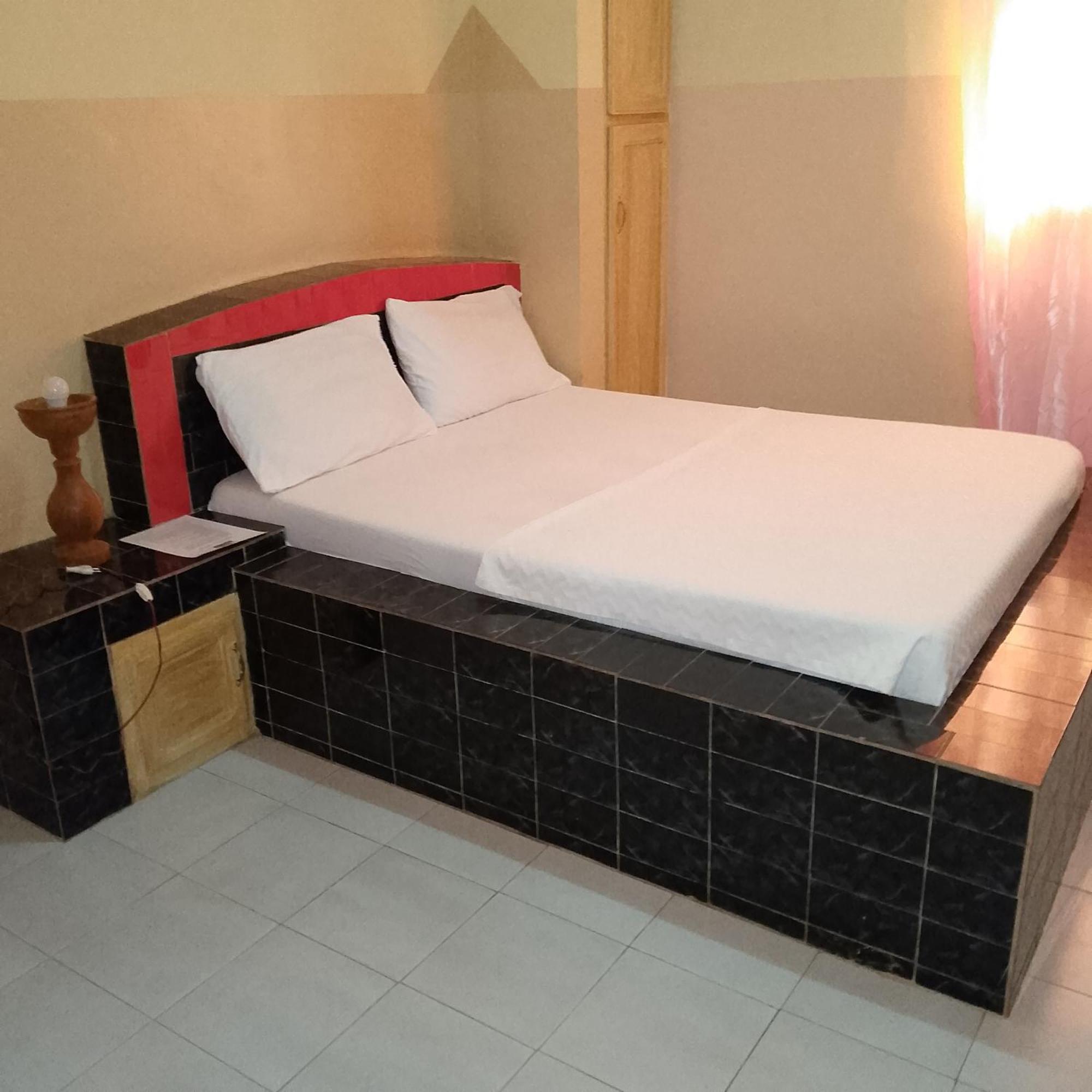 Chez Mimi Hotel Toubab Dialaw Ngoại thất bức ảnh